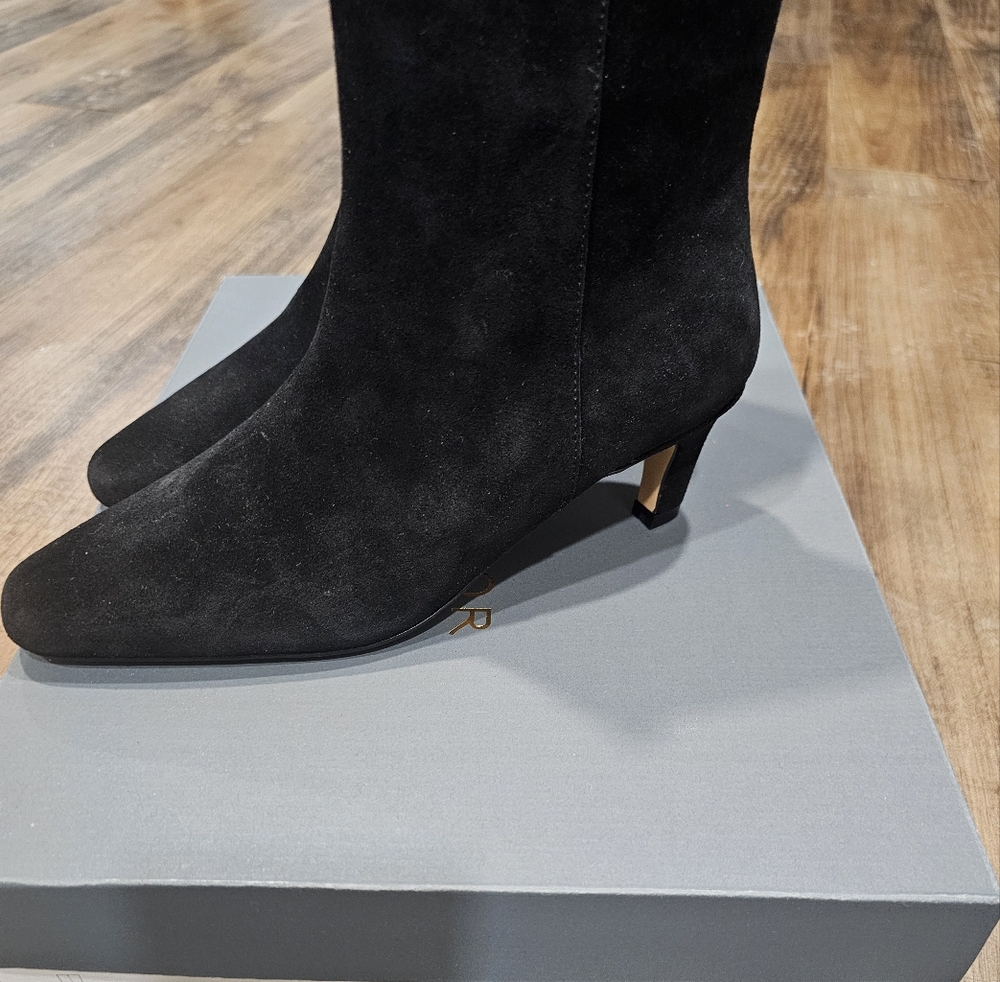 Ann Taylor Black Suede Skinny Heel Bootie Missy | Size 6 | New With Tags - Picture 2 of 6